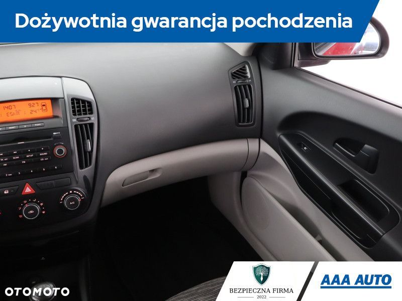 Kia Ceed - 10