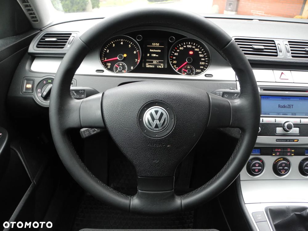 Volkswagen Passat - 7