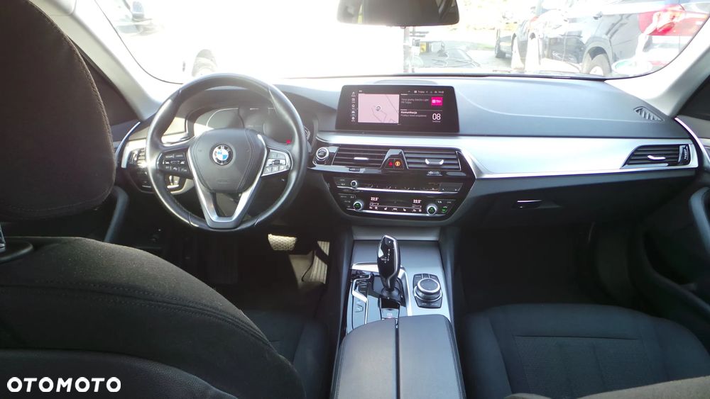 BMW Seria 5 530e Touring - 14