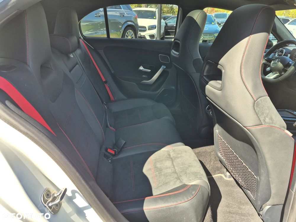 Mercedes-Benz Klasa A 35 AMG 4-Matic 8G-DCT - 33