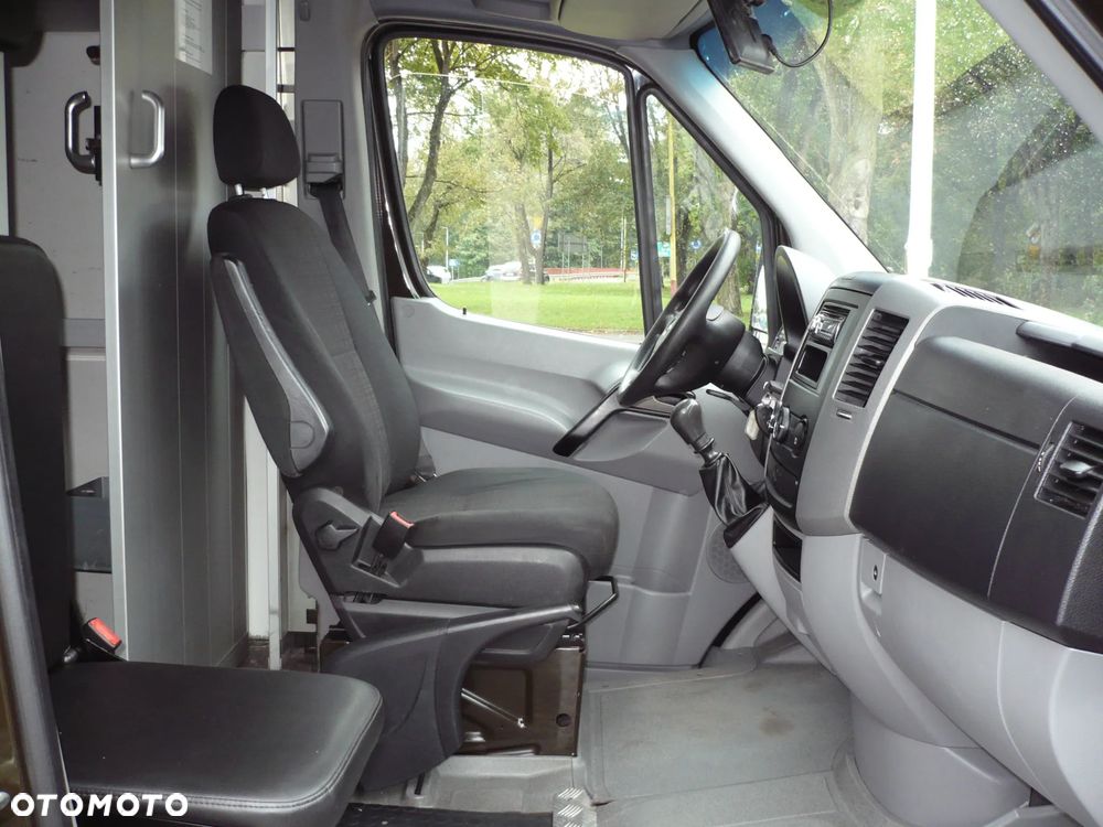 Mercedes-Benz Sprinter - 14