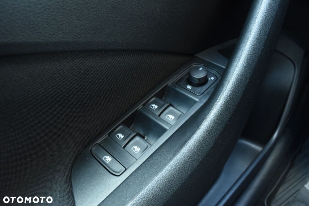 Skoda Kamiq 1.0 TSI Selection DSG - 25