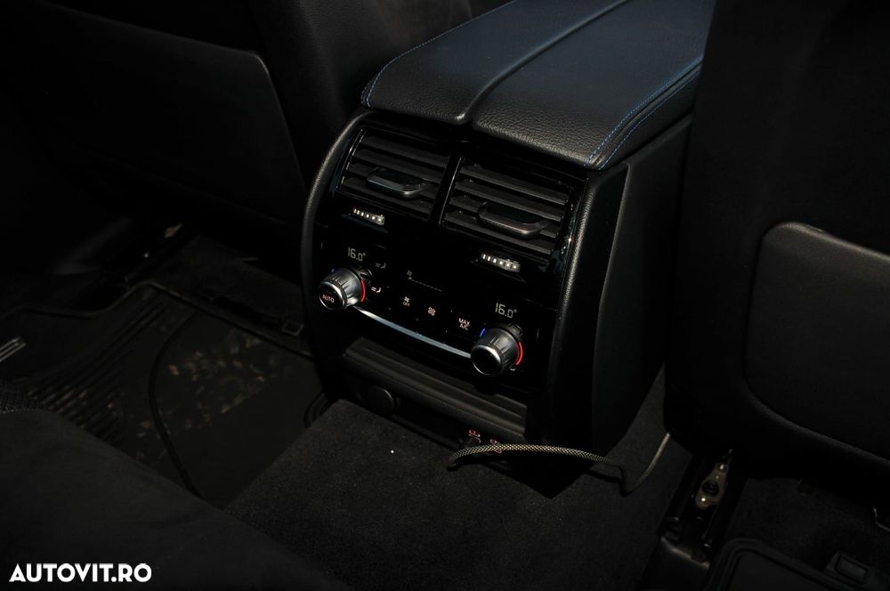 BMW Seria 5 520i AT MHEV - 26