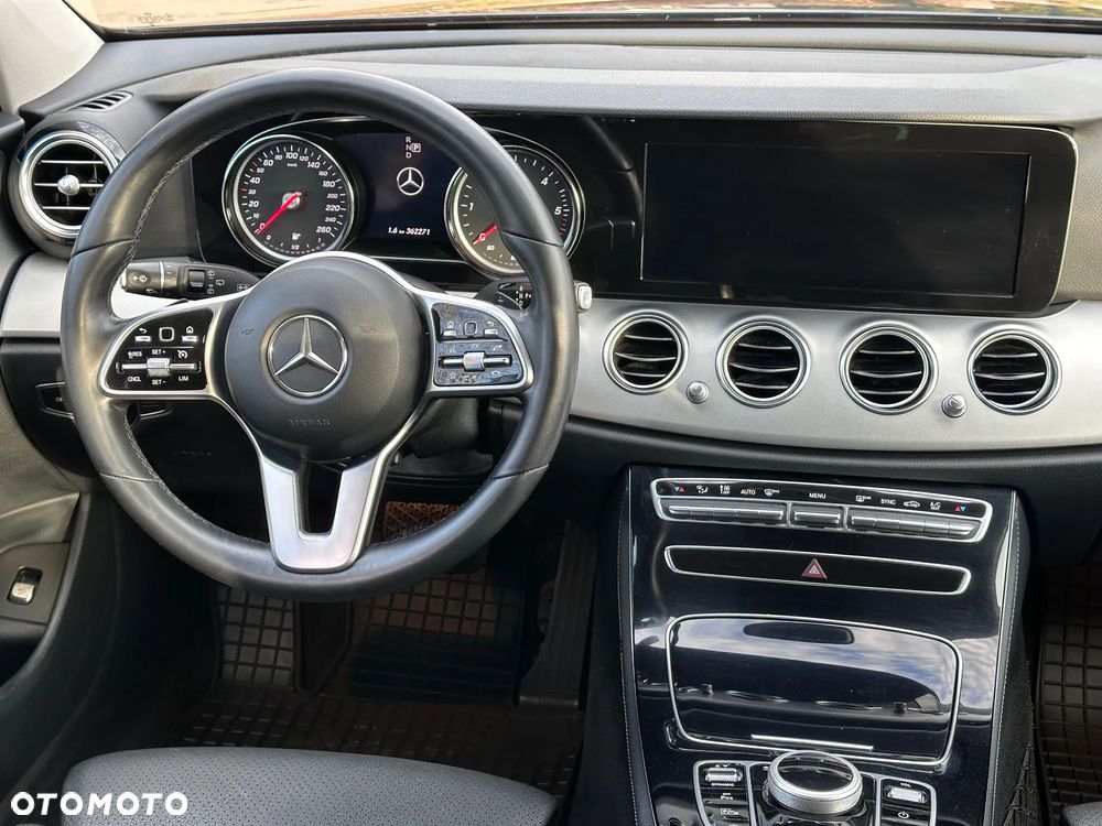 Mercedes-Benz Klasa E 200 d 9G-TRONIC - 25