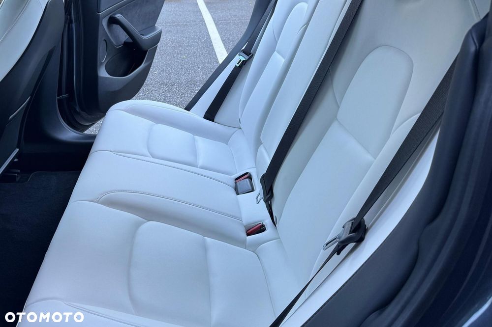 Tesla Model 3 Standard Reichweite Plus Hinterradantrieb - 22