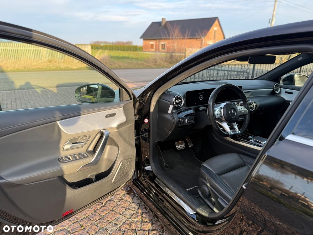 Mercedes-Benz Klasa A AMG 35 4Matic AMG Speedshift DCT 7G - 7