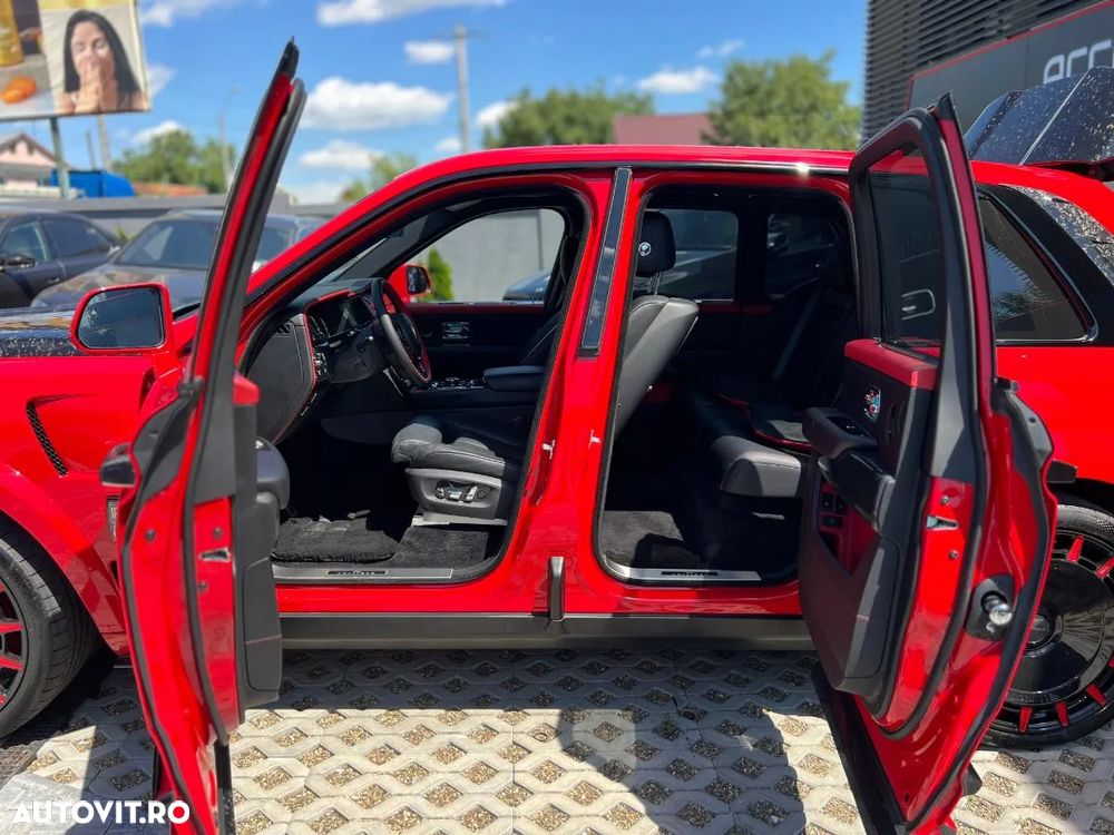 Rolls-Royce Cullinan - 25