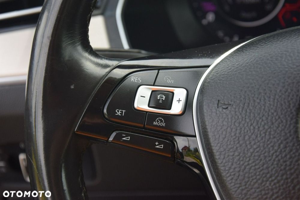 Volkswagen Passat - 37