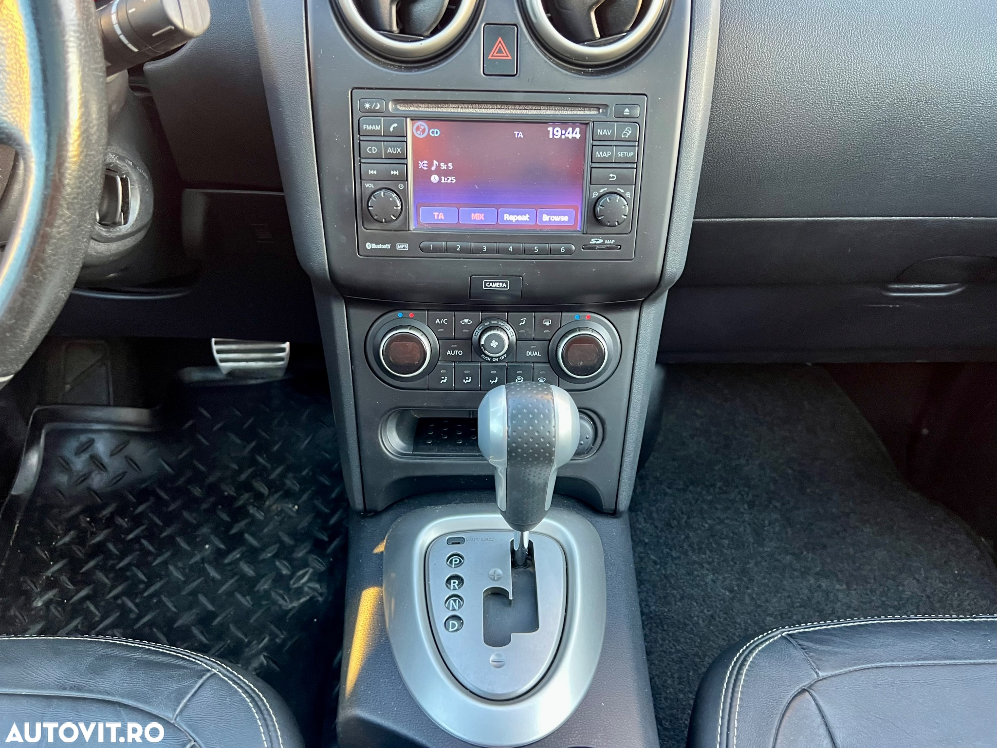 Nissan Qashqai 2.0 DCI 4 x 4 DPF Aut 360 - 26
