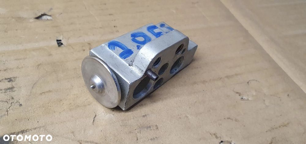 Zawór rozprężny zaworek Audi A4 B8 H7995002 - 4