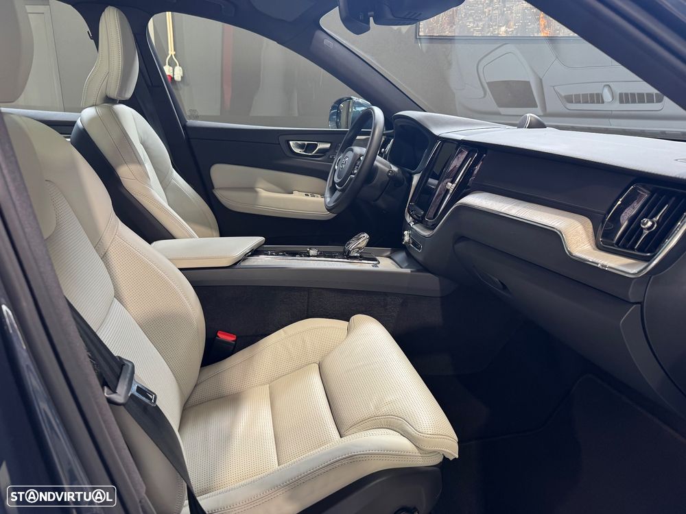 Volvo XC 60 2.0 T6 PHEV Inscription AWD - 33