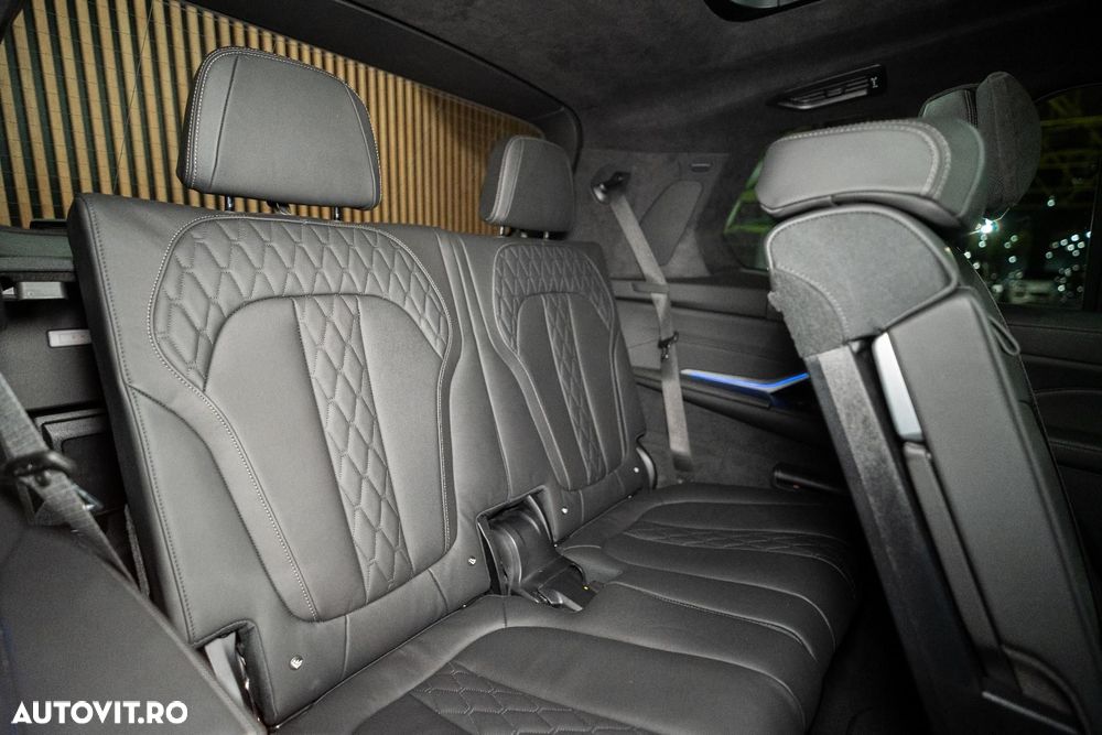 BMW X7 M60i xDrive AT MHEV - 24