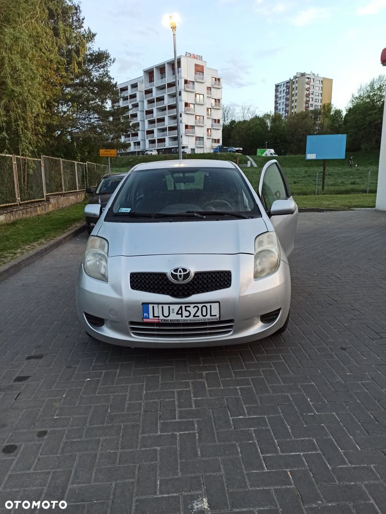 Toyota Yaris - 1