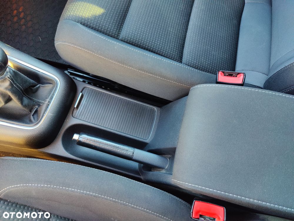 Volkswagen Golf Plus 1.6 TDI DPF Team - 25