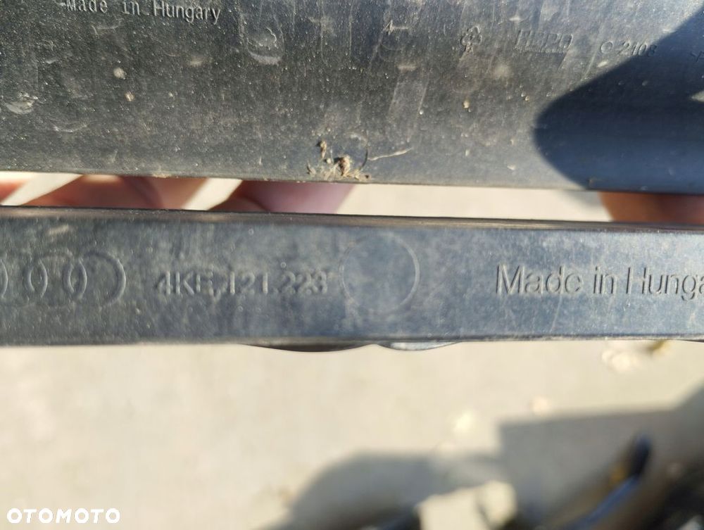 Wlot Roleta Żaluzja kierownica powietrza Audi E-tron 4KE 4KE121223 - 5