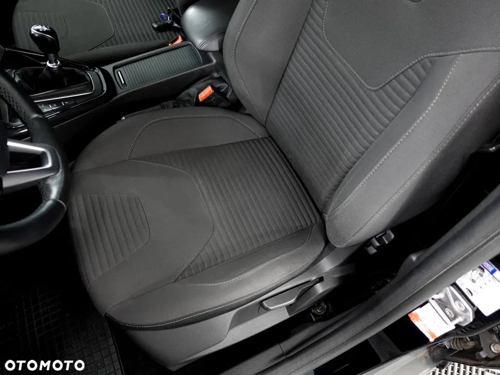 Ford Focus 1.5 EcoBoost Titanium - 14