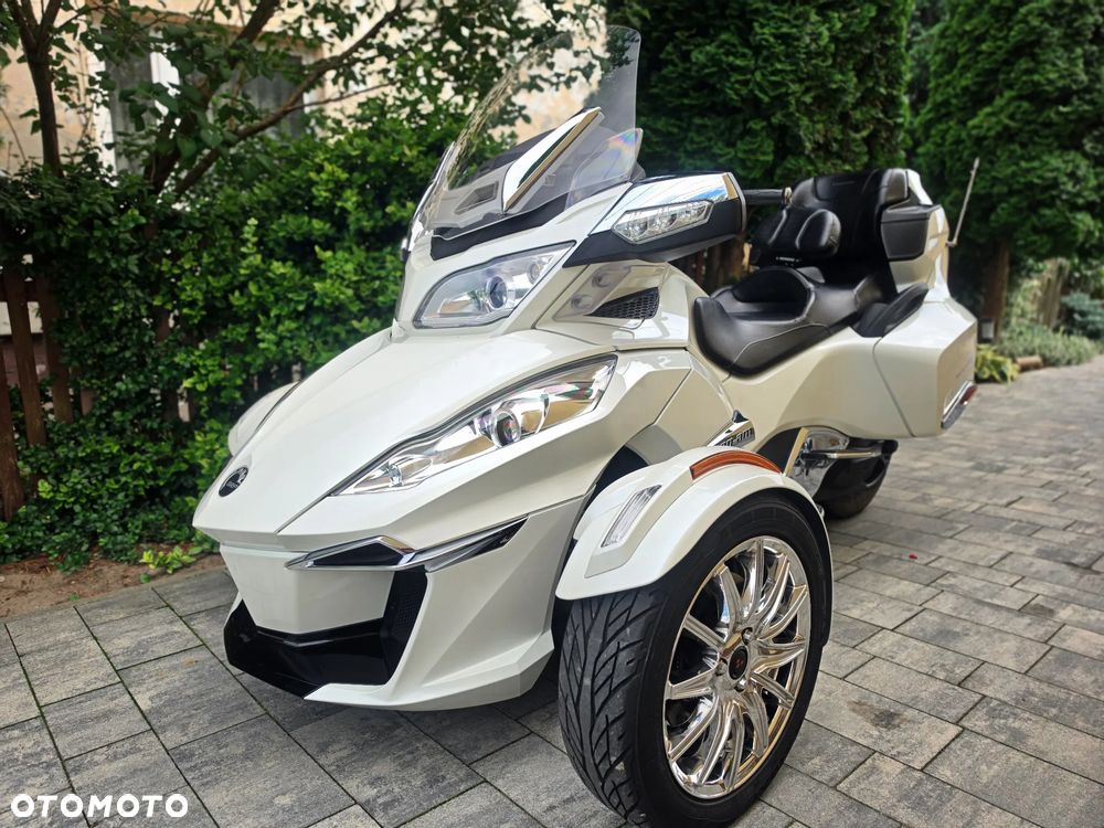 Can-Am Spyder - 20