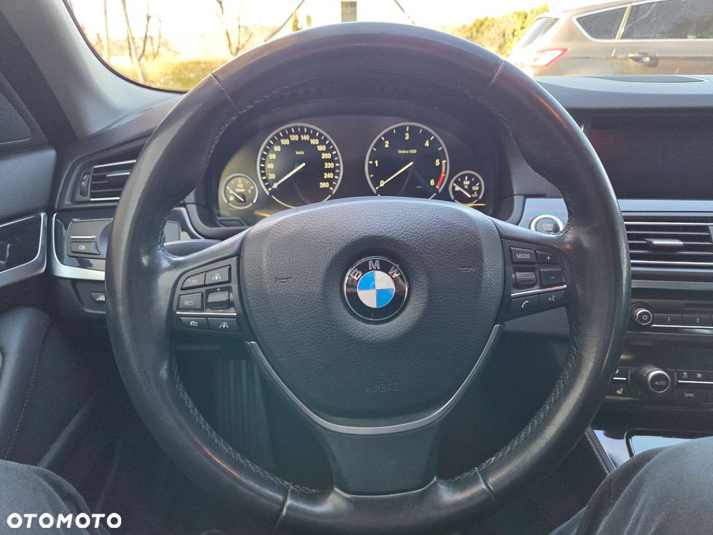 BMW Seria 5 520d Sport - 18
