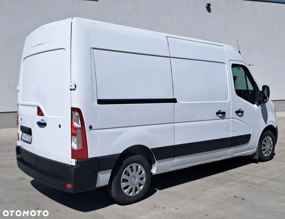 Nissan NV 400 - 6
