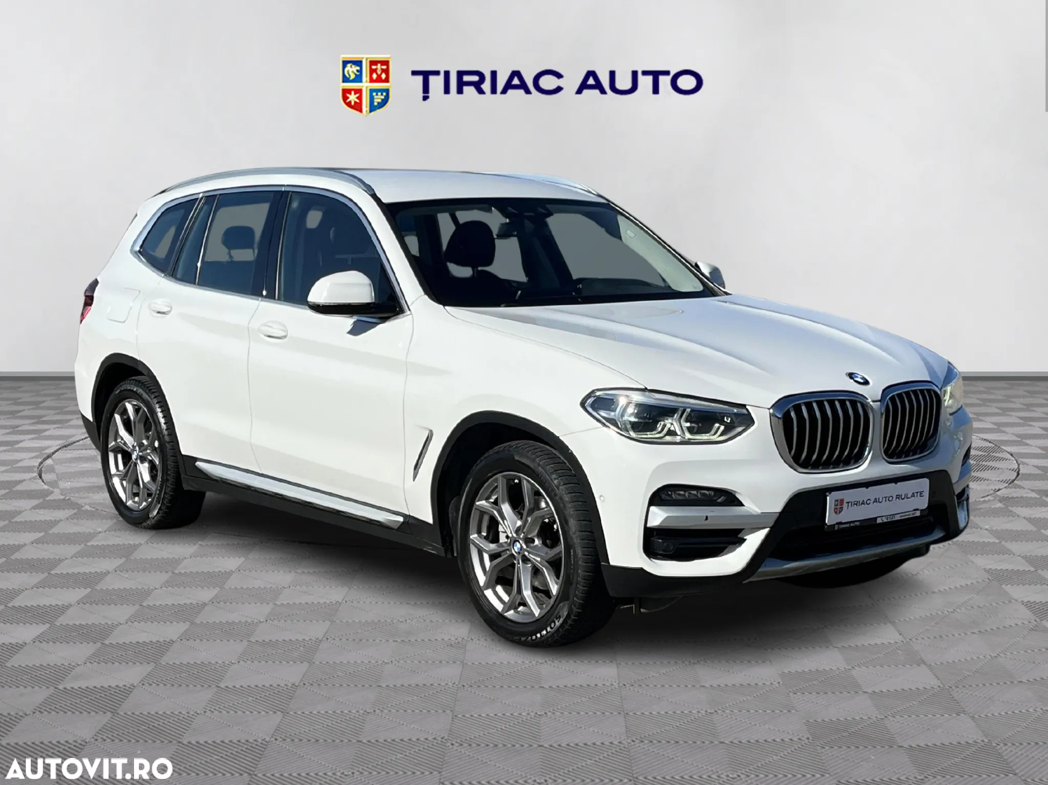 BMW X3 xDrive20i AT - 8