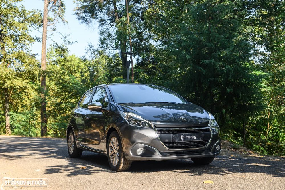 Peugeot 208 1.2 PureTech Signature - 17