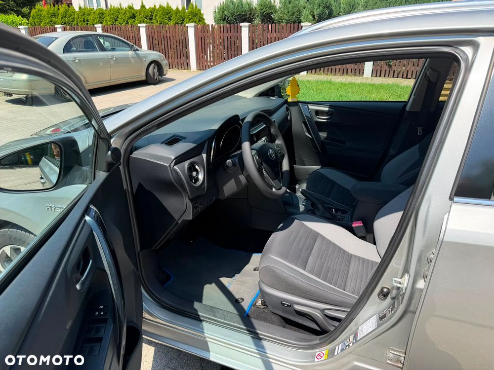 Toyota Auris - 10