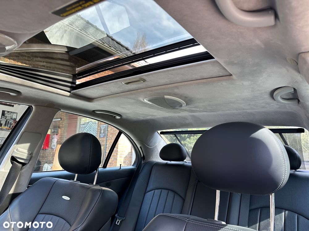 Mercedes-Benz Klasa E 55 AMG Automatik - 14