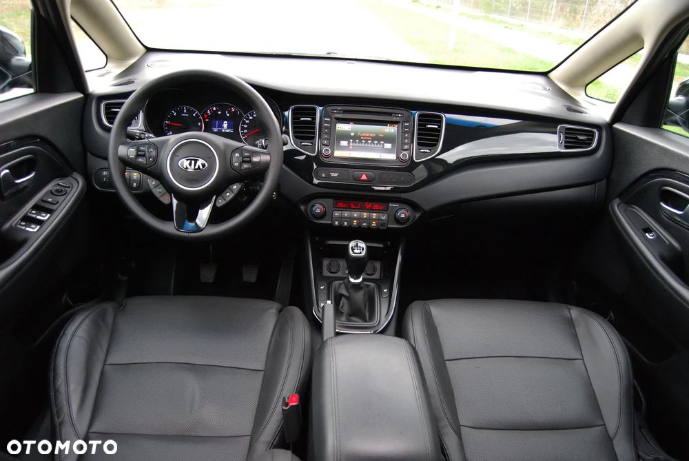 Kia Carens 1.7 CRDi 141 Dream Team Edition - 33