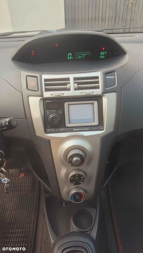 Toyota Yaris 1.4 D-4D Sol - 3