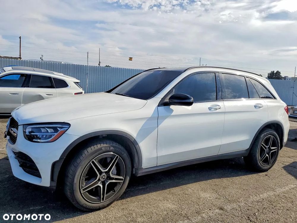Mercedes-Benz GLC 300 4Matic 9G-TRONIC Exclusive - 2