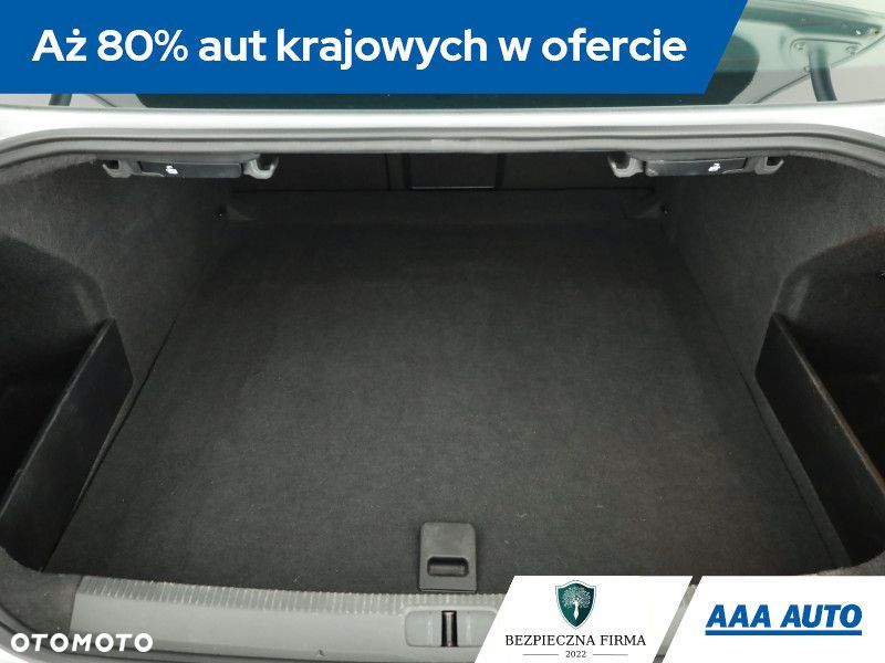 Volkswagen Passat - 10