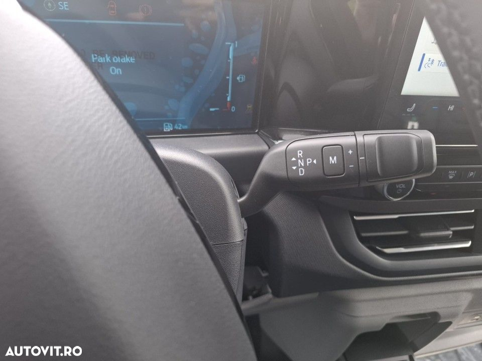 Ford Tourneo Custom - 14