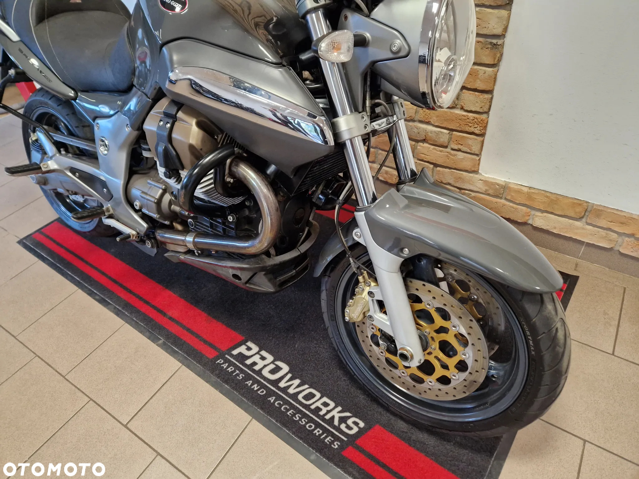Moto Guzzi Breva - 23