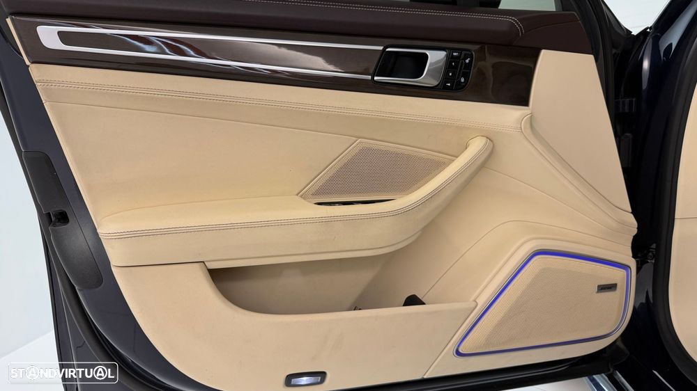 Porsche Panamera 4 E-Hybrid - 19