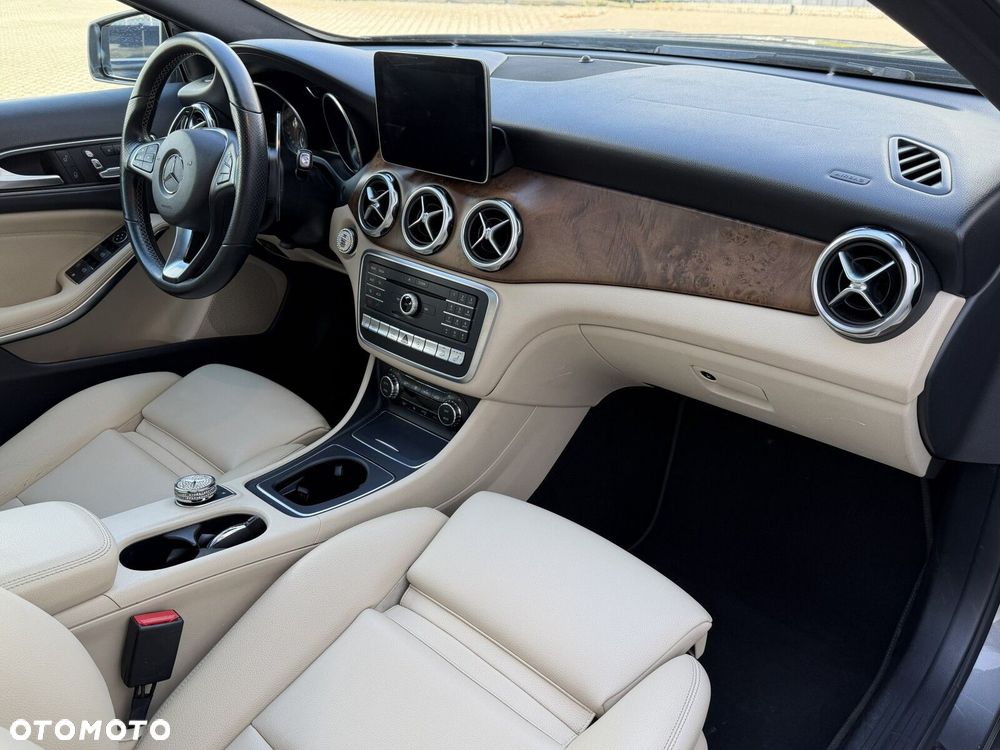 Mercedes-Benz GLA 250 4-Matic - 24