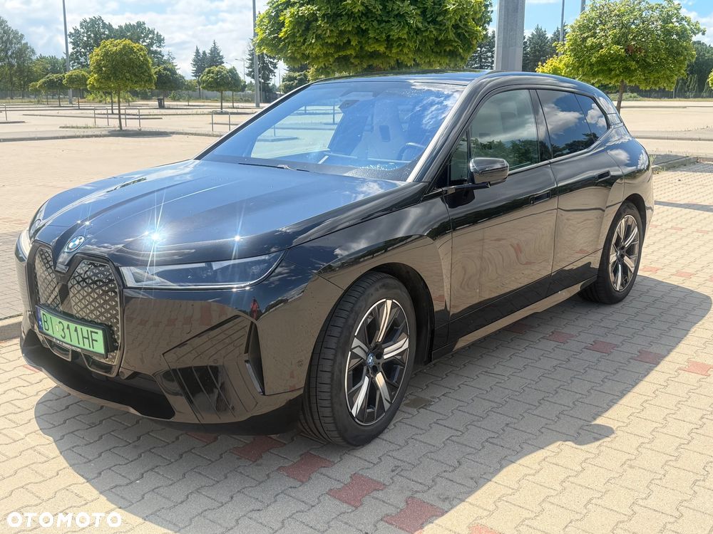 BMW iX - 3