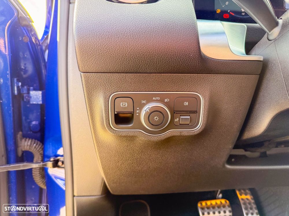 Mercedes-Benz GLB 200 d AMG Line - 16