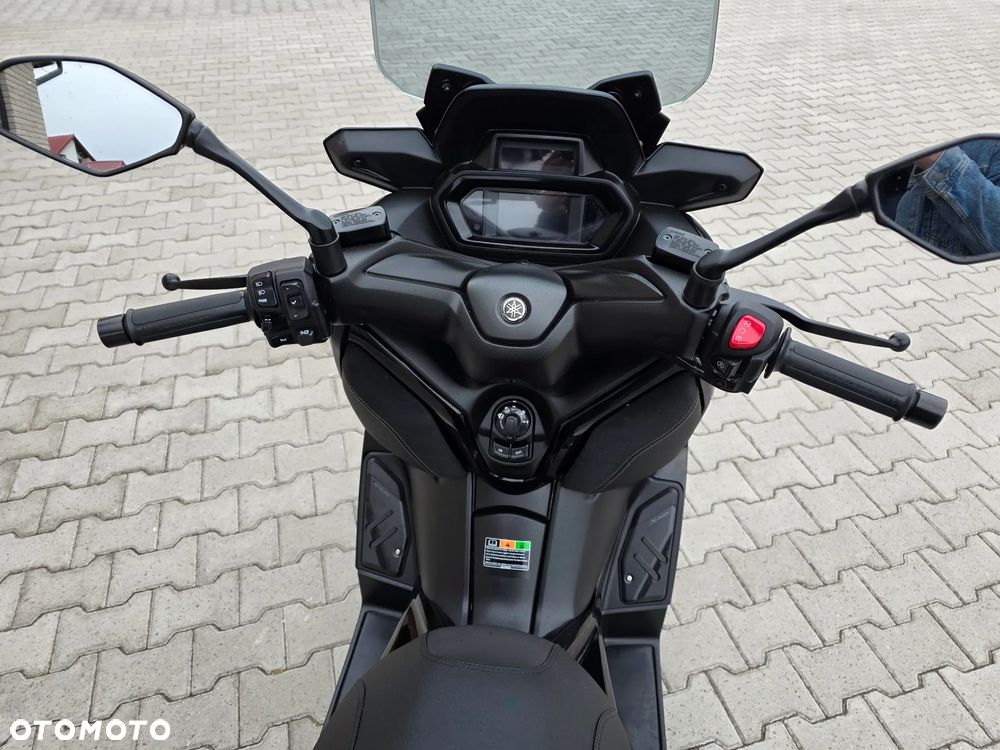 Yamaha X-max - 18