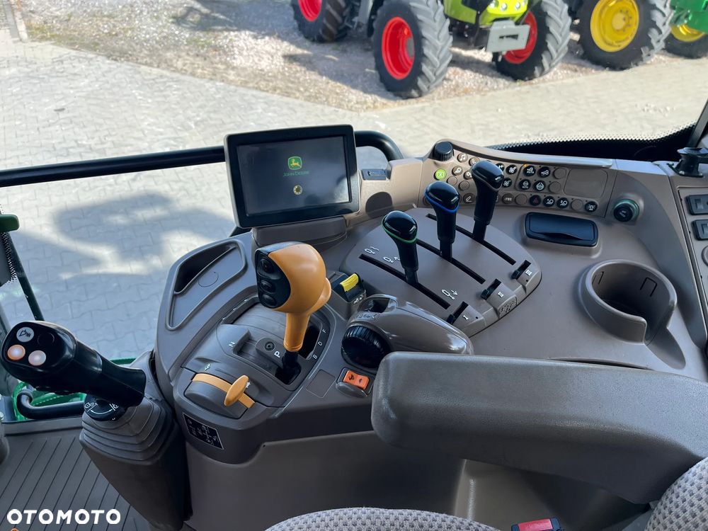 John Deere 6135 R - 12