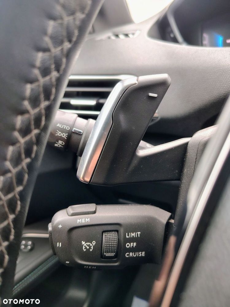 Peugeot 3008 1.2 PureTech Allure Pack S&S EAT8 - 18