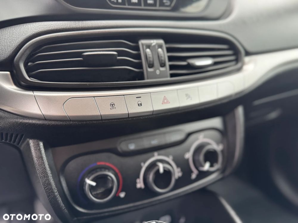 Fiat Tipo 1.4 16v Lounge EU6d - 22