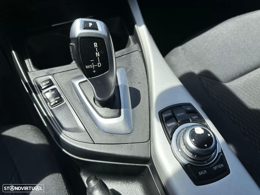 BMW 116 d Aut. Sport Line - 31
