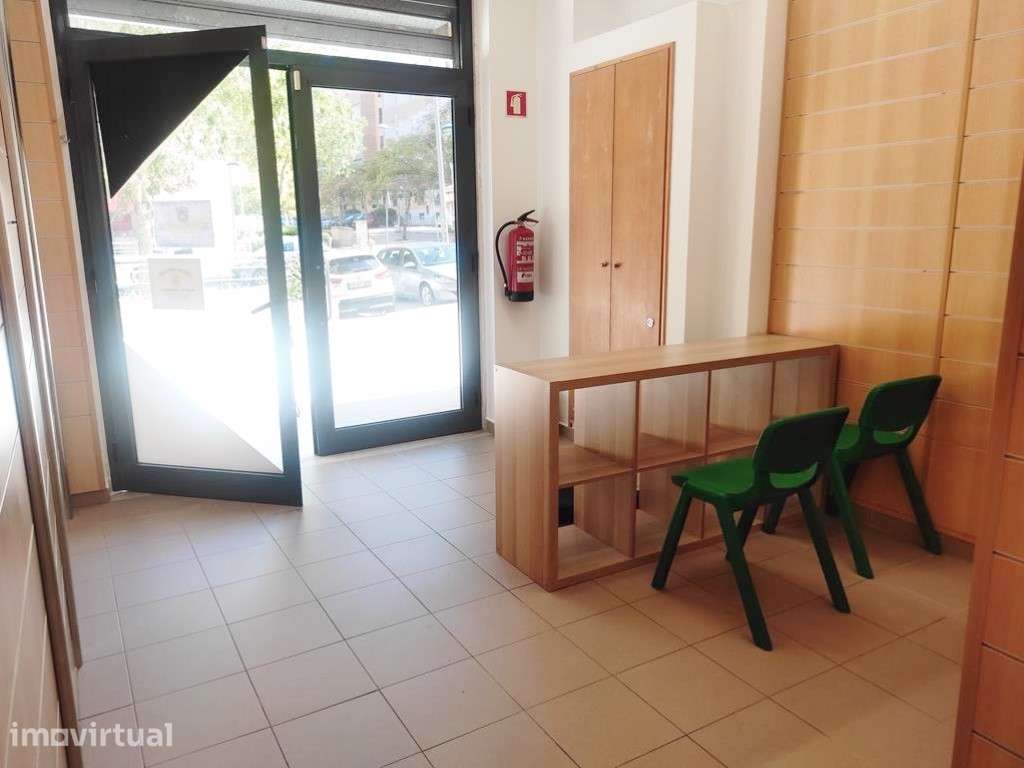 Loja para Arrendamento na Urbanização Vila Chã, Amadora - Grande imagem: 2/21