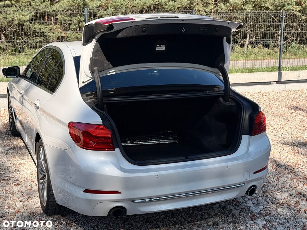 BMW Seria 5 530i Luxury Line - 36