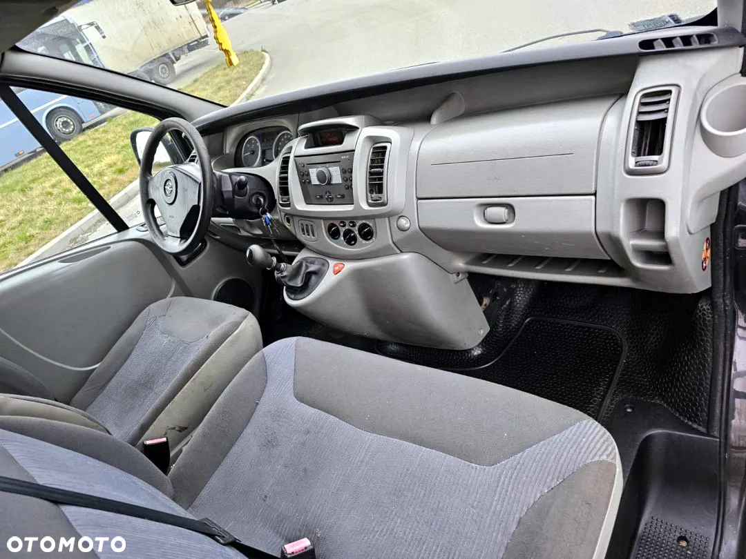 Opel Vivaro - 21