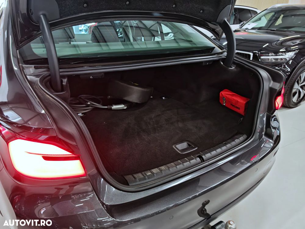 BMW Seria 5 520e AT PHEV - 35