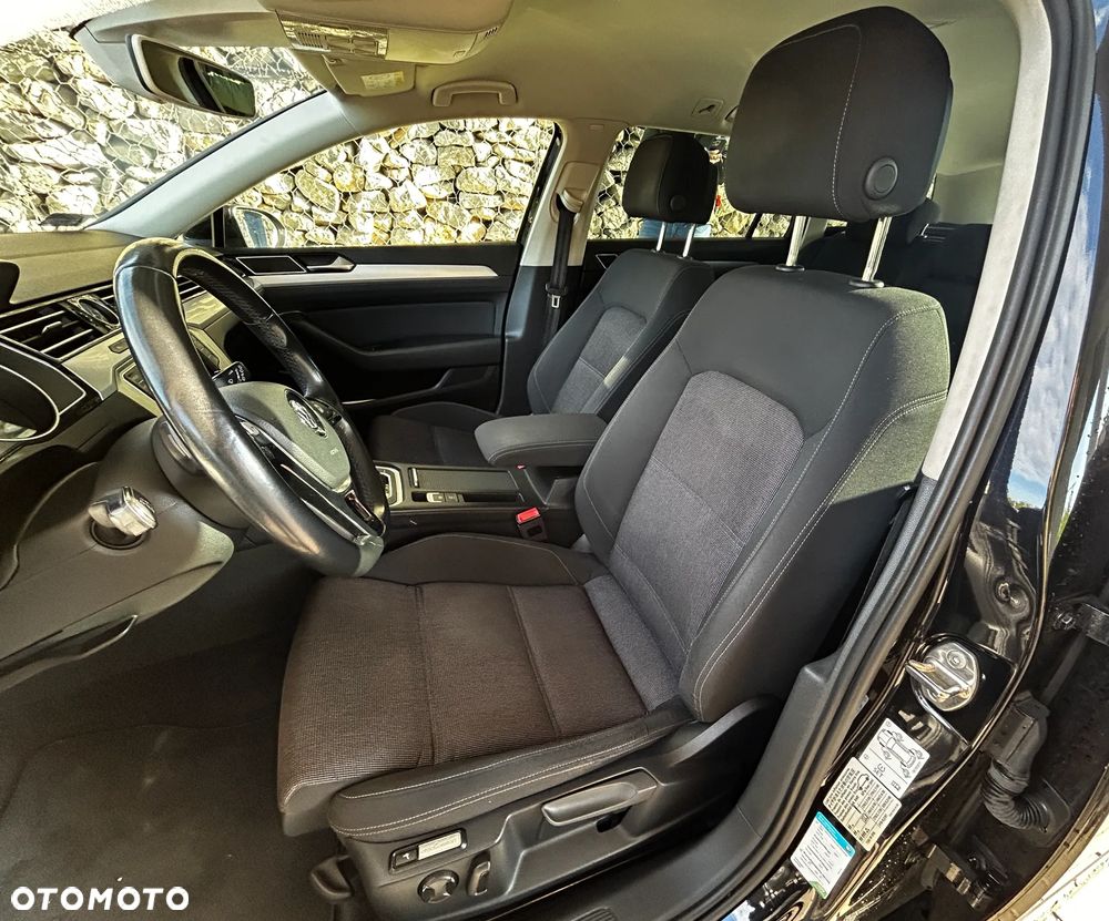 Volkswagen Passat Variant 2.0 TDI SCR 4Motion DSG Comfortline - 12