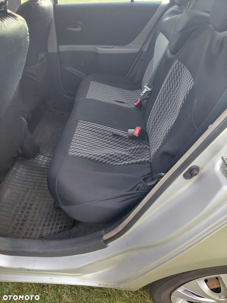 Toyota Yaris - 5