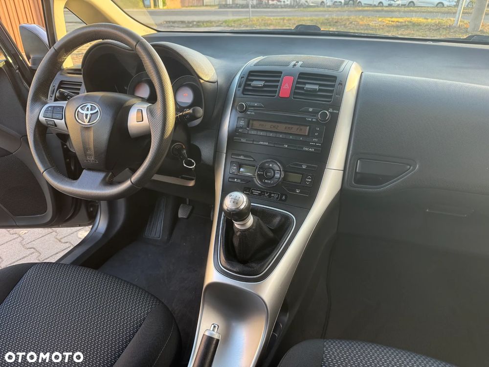 Toyota Auris - 23