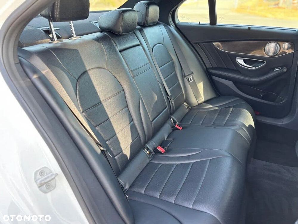 Mercedes-Benz Klasa C 300 7G-TRONIC - 19